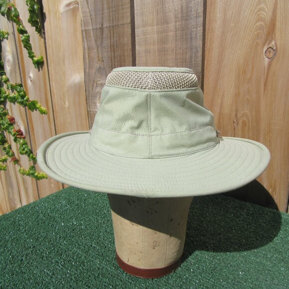 The Tilley Airflow Beige Khaki Size 7 1/8 LTM6 Waterproof Vented Hat - Picture 1 of 9